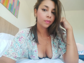 BrandiiPrice - Ich bin eine wunderschöne Latina-Frau, kokett und fröhlich. Ich warte auf dich

Lassen Sie sich von meinen Reizen überraschen und genießen Sie jeden Moment mit mir, Sie werden es lieben zu sehen, wie ich mich der Leidenschaft und Lust hingebe...